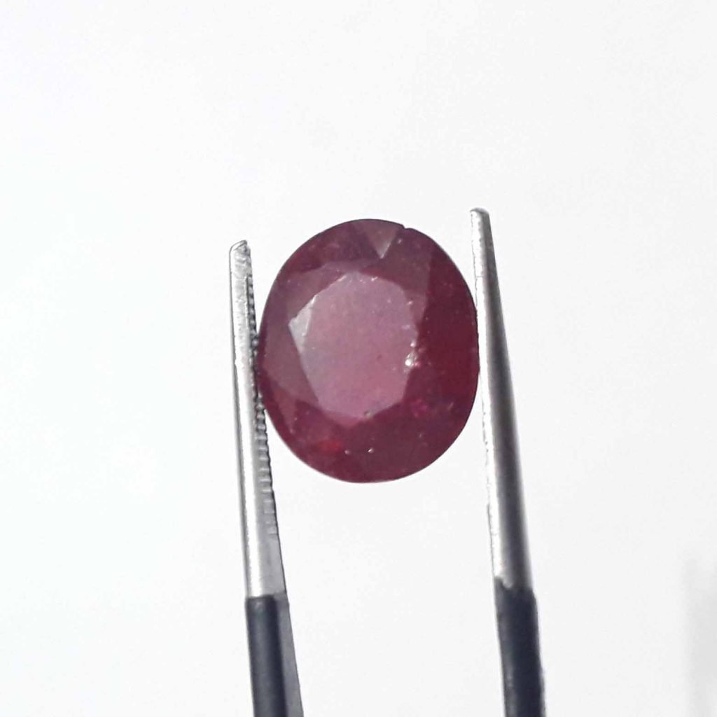 red ruby, pink ruby - red ruby gemstone - red ruby gemstone