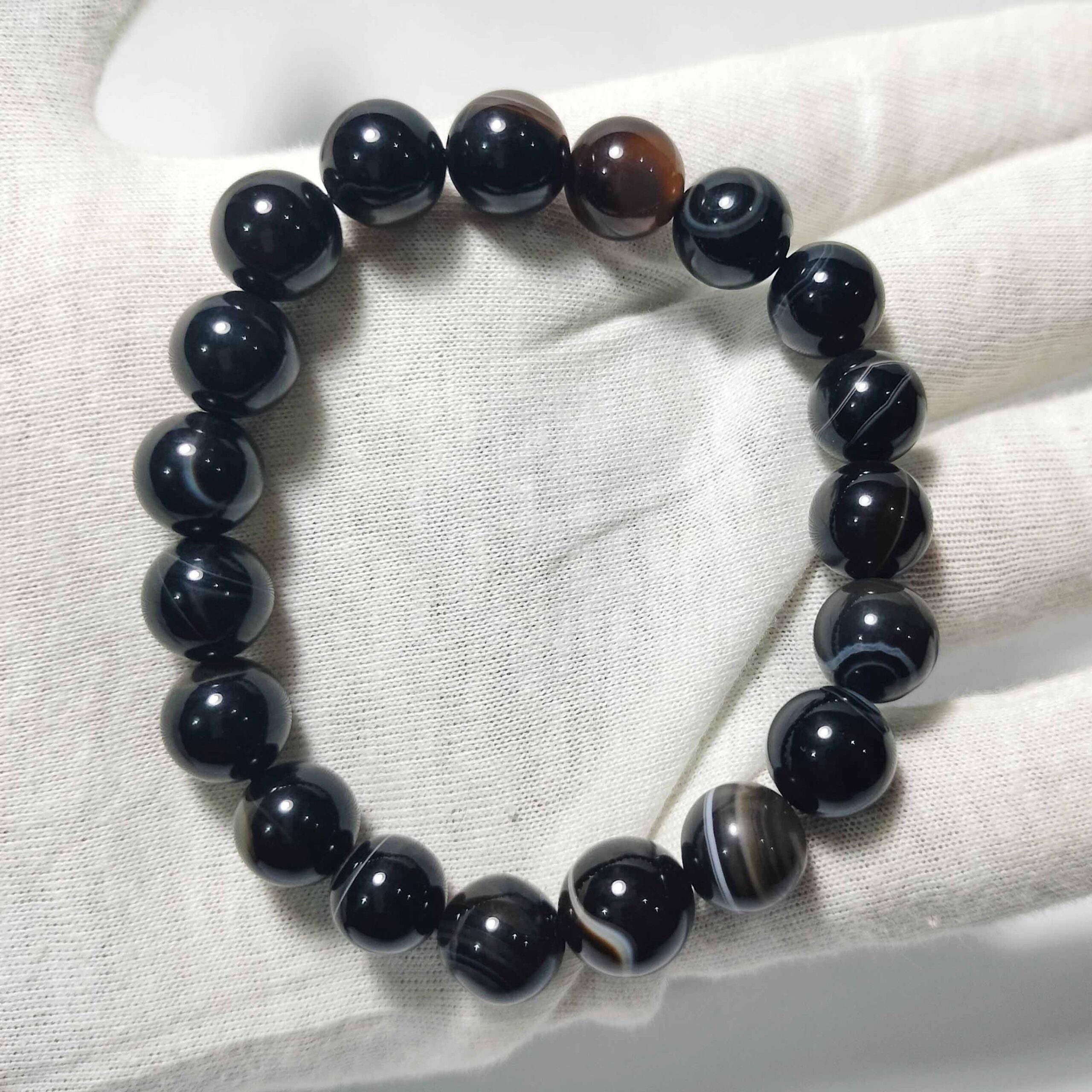 modern-bracelet-design-with-black-aqeeq-stone – Jewelry for Men & Women