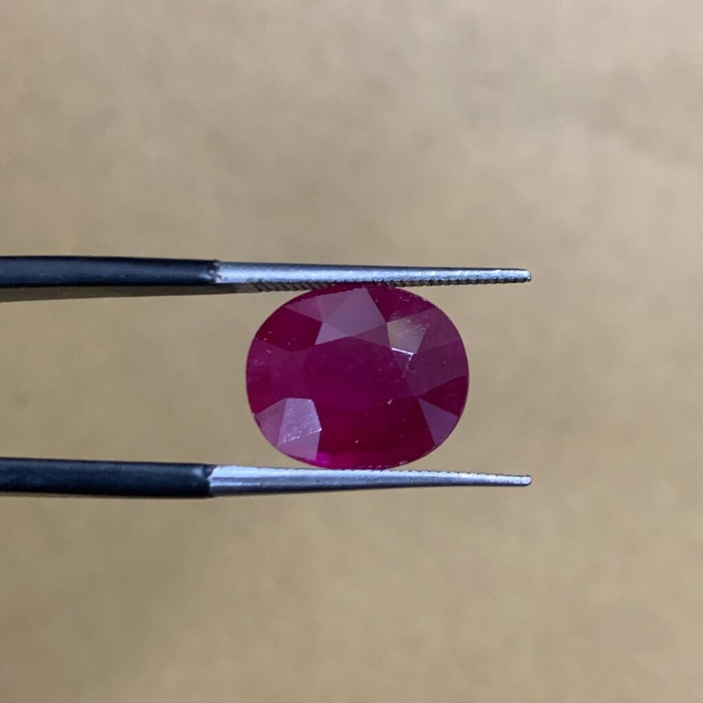 red ruby, pink ruby - red ruby gemstone - red ruby gemstone